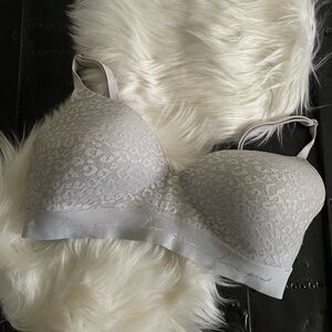 Victoria’s Secret pink bra 36 c